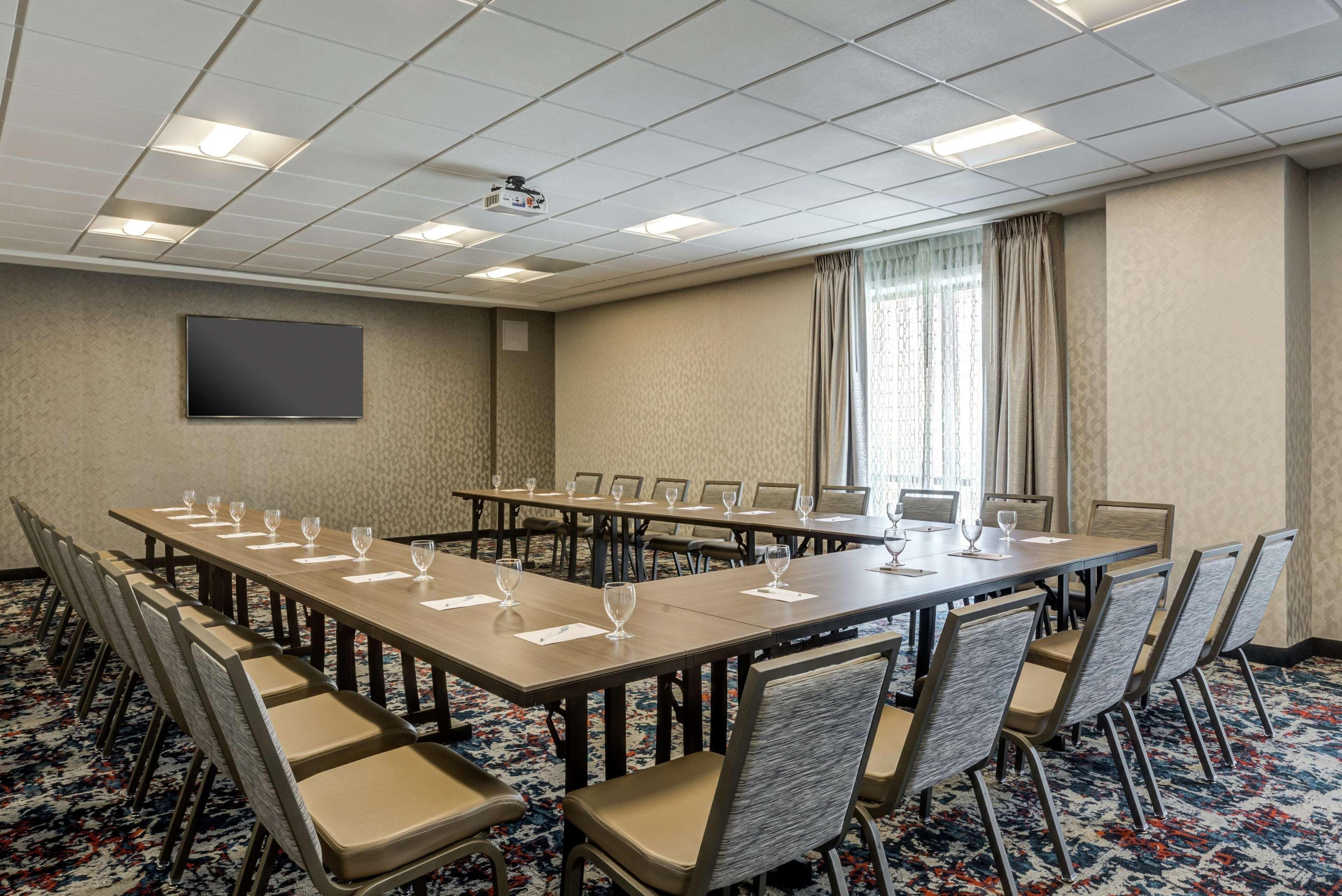 Hilton Garden Inn Boston Waltham Exterior photo